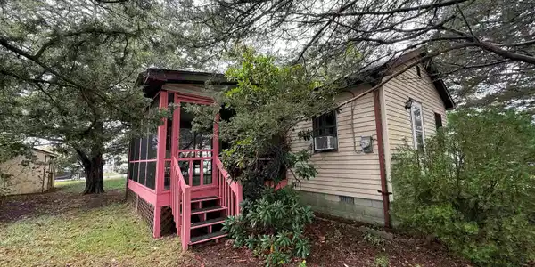 46 Woodland Avenue
