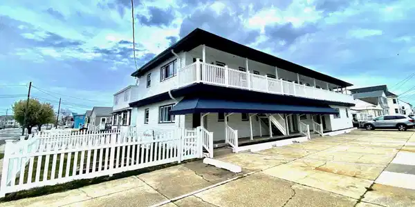 403 E 15th Avenue