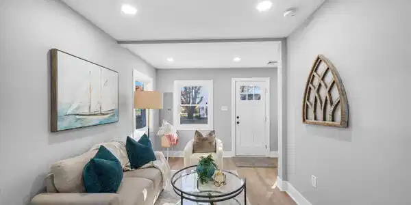 7 Tulip Avenue