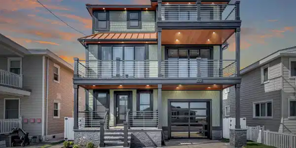122 W Denver Avenue