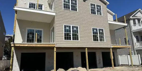 121 E Maple
