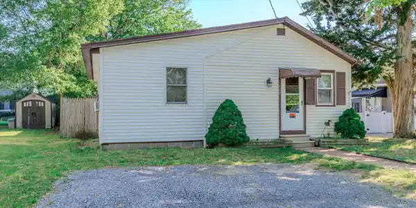108 Iowa Avenue