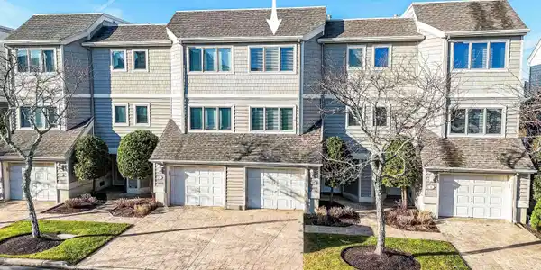 11 Marine Way