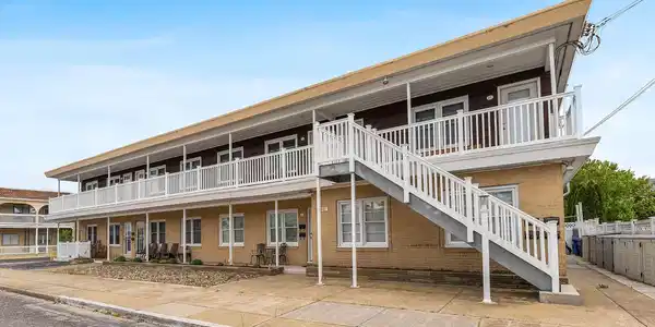 301 E Lavender Road