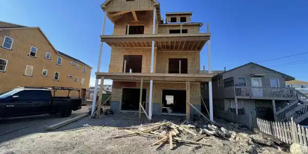 506 W Baker Avenue