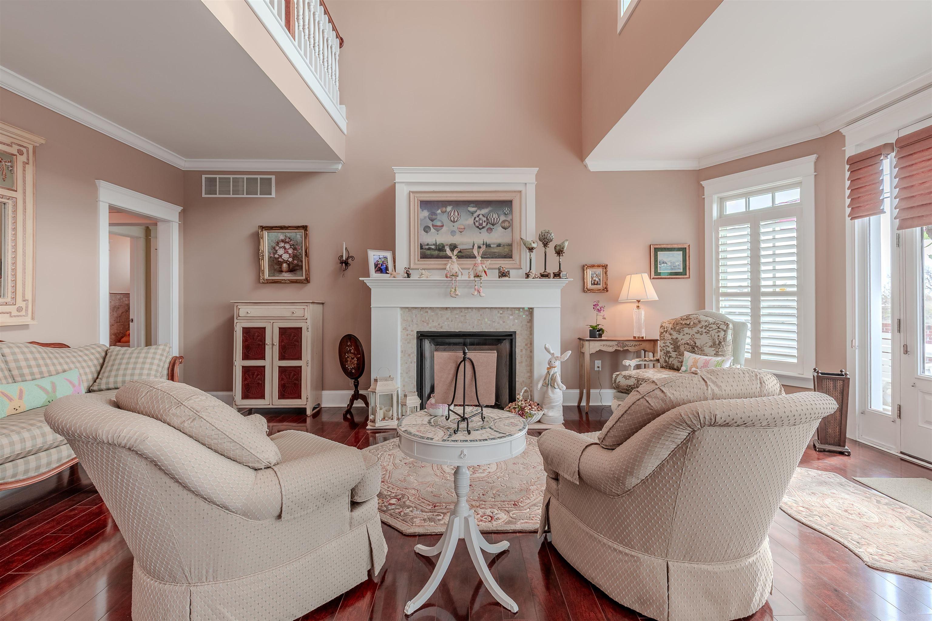 Image 1: Living Room