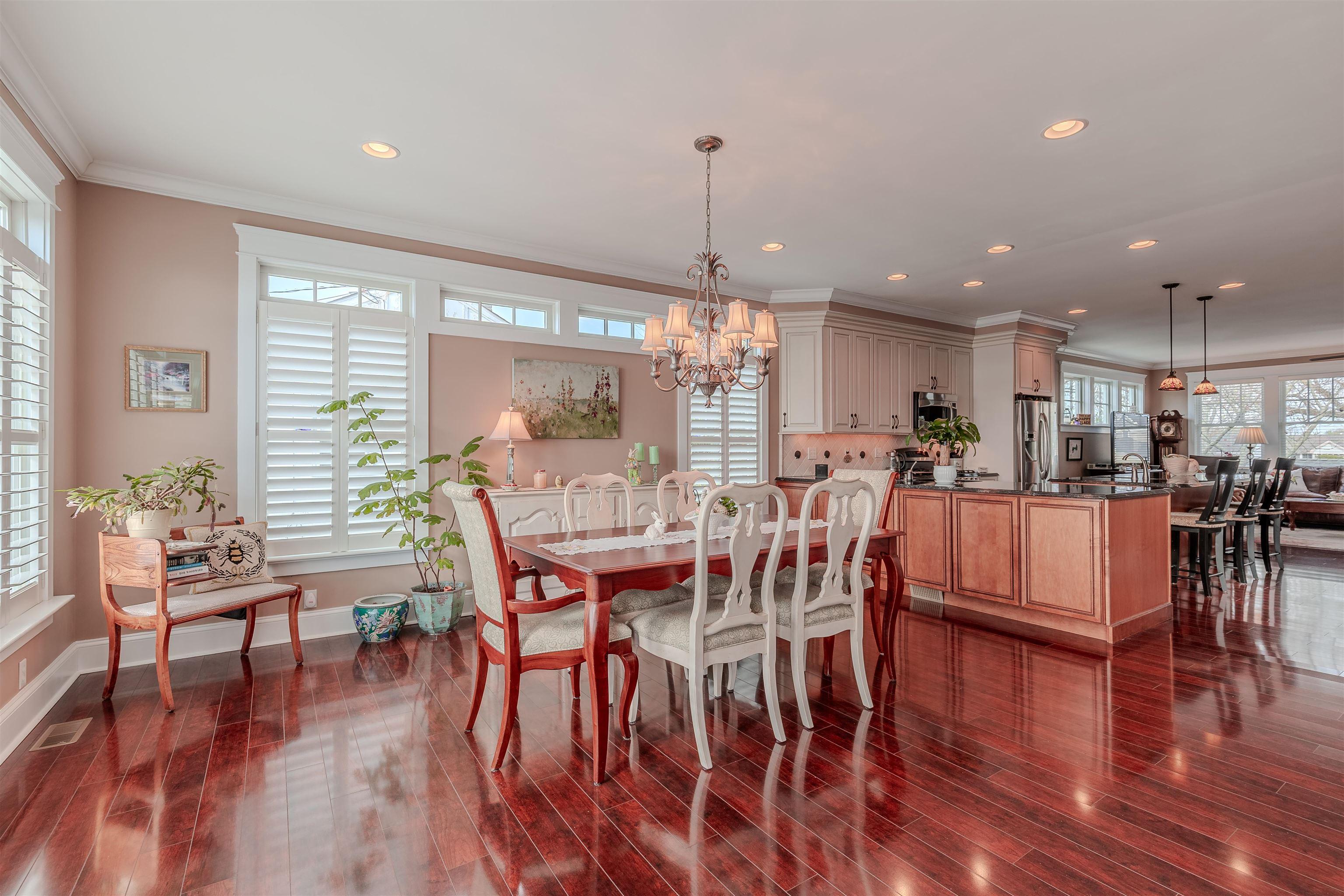 Image 3: Dining Room