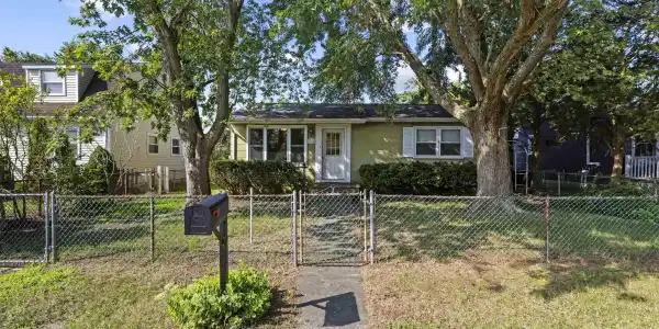 112 Oakdale Avenue
