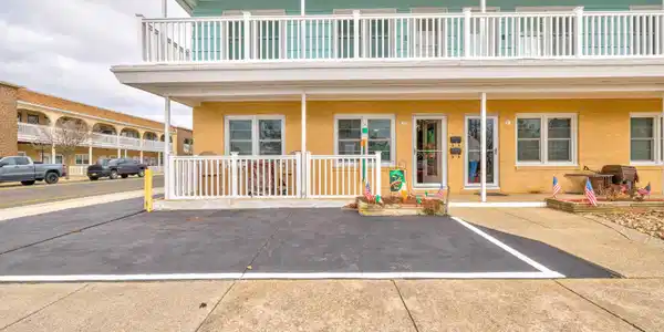 301 E Lavender Road