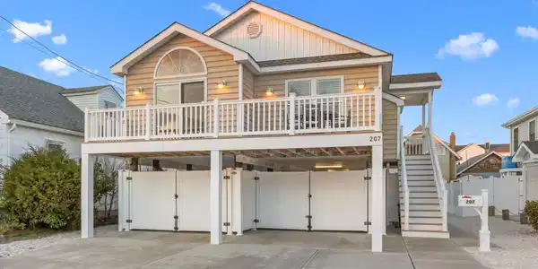207 W 26th Avenue