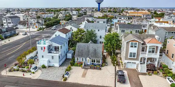 4 W Oceanview Drive