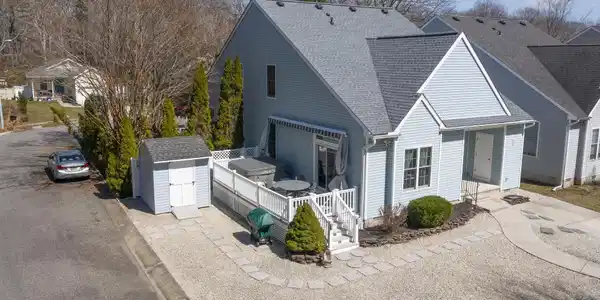 15 Plover Street