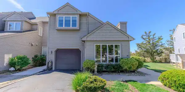 405 Saint James Place