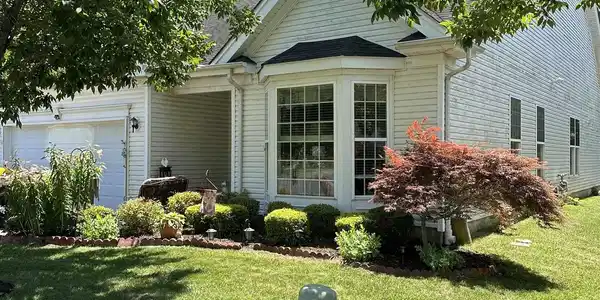 7 Glen Cove Court