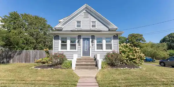 685 TownBank Road