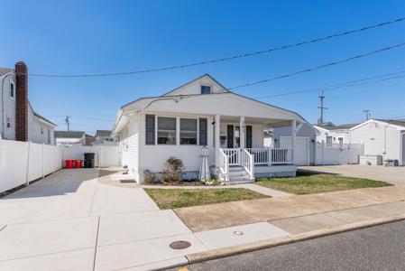 202 E Saint Paul Avenue
