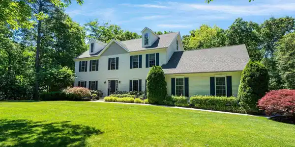 28 W Woodland Avenue