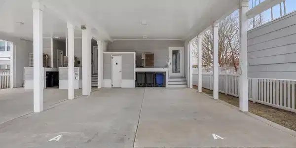 240 E Davis Avenue