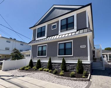 204 E Primrose Avenue