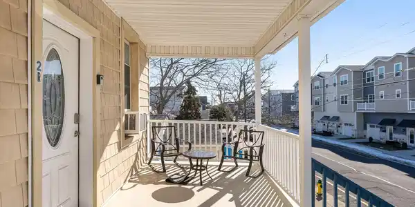 107 E Magnolia Avenue