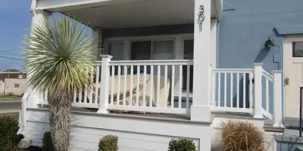 301 E Crocus