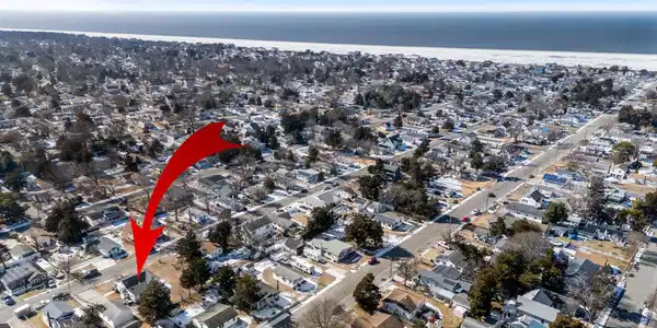 23 W Greenwood Avenue