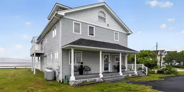 6 Pierces Point Road
