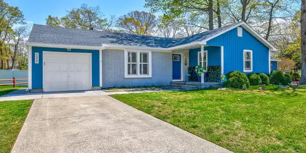 111 Hemlock Drive