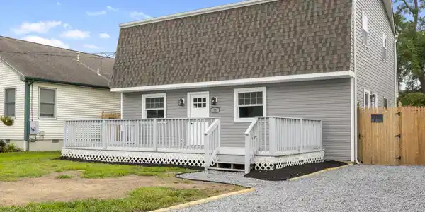 35 Locust Road