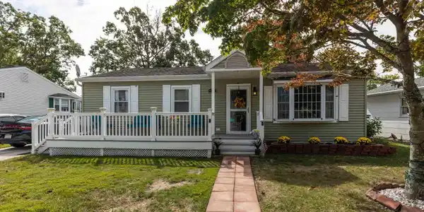 328 Suzanne Avenue