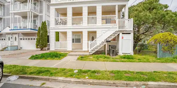 120 E Youngs Avenue