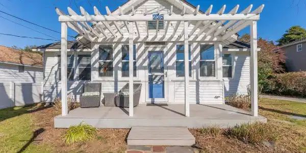 235 W Bates Avenue
