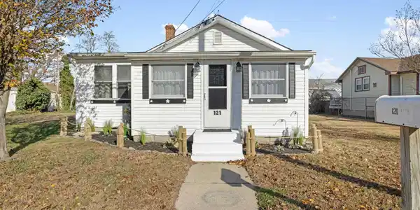 121 E Pacific Avenue