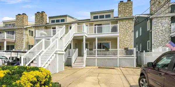 415 W Bennett Avenue