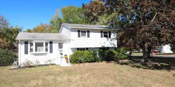 15 E Secluded Lane