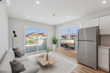 2001 Surf Avenue