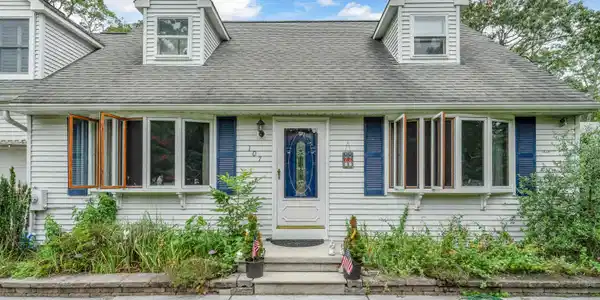 107 Hawthorne Drive