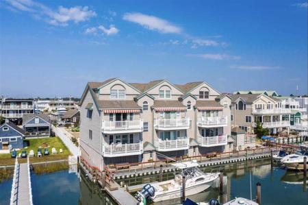 1520 #201 Yacht Ave