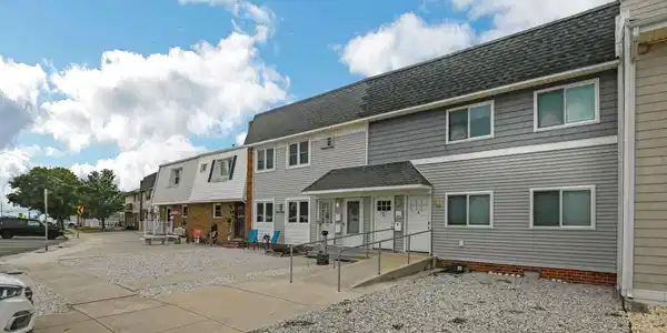 105 Seaview Court