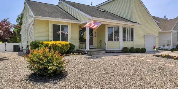 19 Hyannis Drive