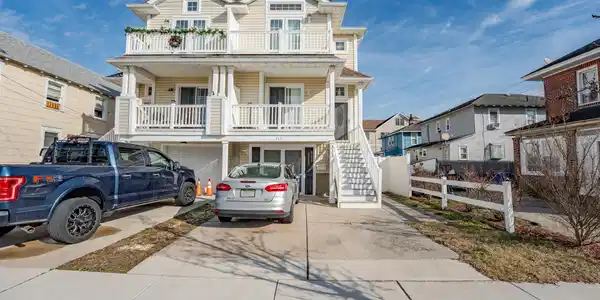 313 W Andrews Avenue