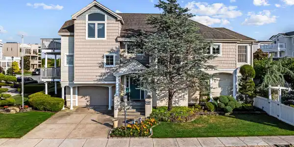 6229 Dune Drive