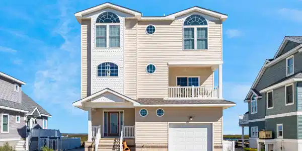448 Avalon Boulevard