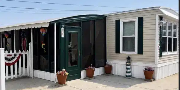 27 Lee Avenue