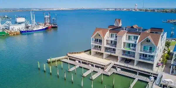 1415 Harbor Lane