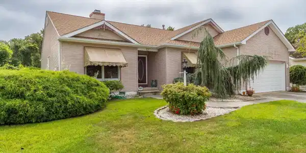 37 Canterbury Way