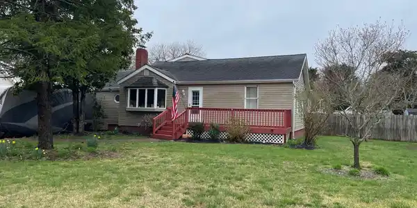 17 Locust Lane
