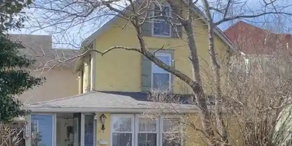 220 W Magnolia Avenue