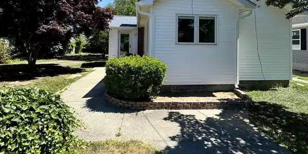 23 Desoto Avenue