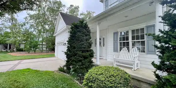 48 Wynndemere Court